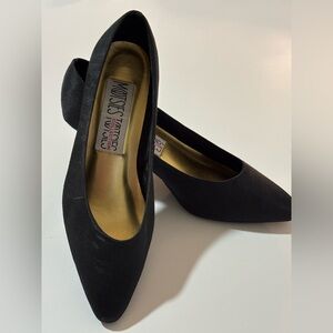 Mootsie Tootsie Black Satin Pump. Sz 7.5 M